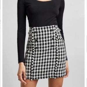 Express High Waisted Houndstooth Button Boucle NWT